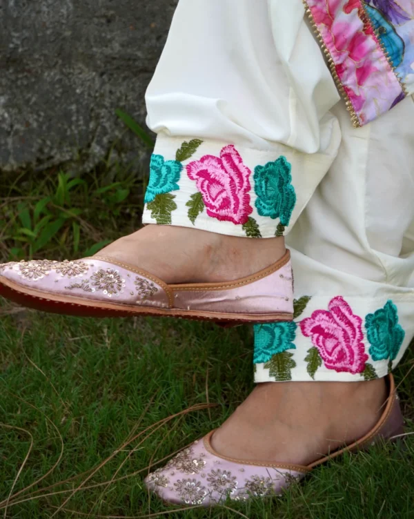 Pink Embellished Silk Jutti - Image 3